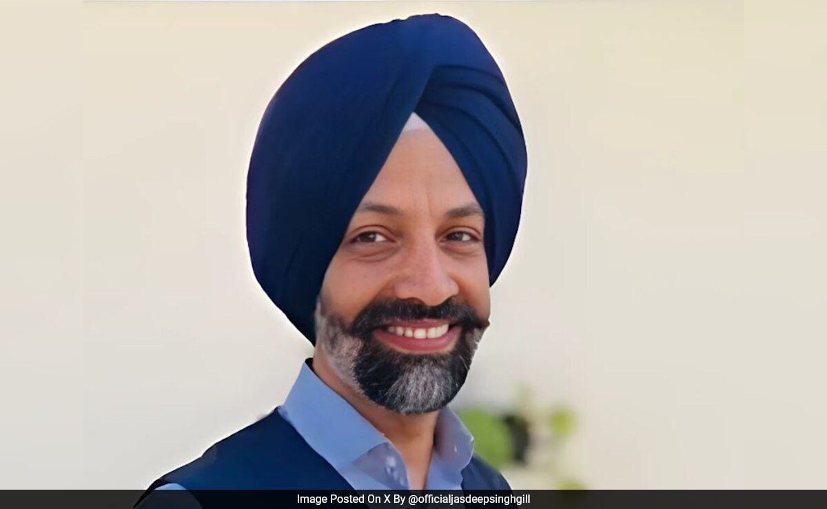 Cambridge University, Iit Delhi Alumnus To Head Radha Soami Sect