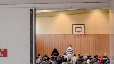 Sweden Will Offer Migrants $34,000 To Go Home