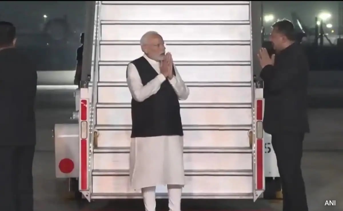 Pm Modi Arrives In Delhi After Concluding His Visit To Singapore, Brunei