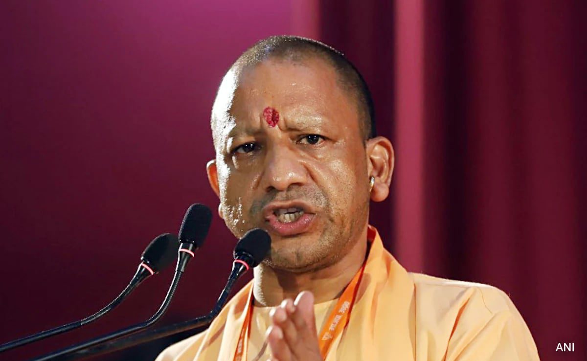 "do You Support Separate Flag For J&k": Yogi Adityanath Asks Rahul Gandhi