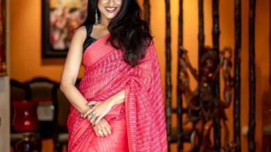 Popular Bengali Actor Heckled As She Tries To Join Protest March In Kolkata