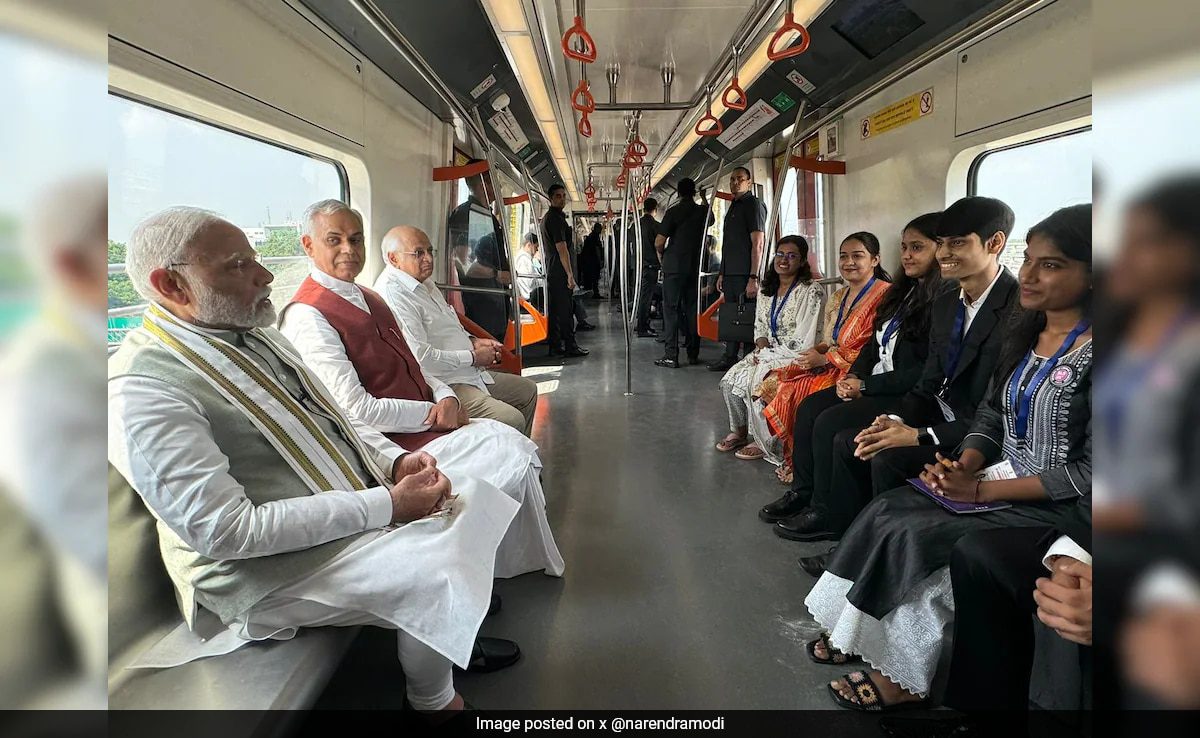 Pm Modi Flags Off Phase Ii Of Metro Connecting Ahmedabad, Gandhinagar