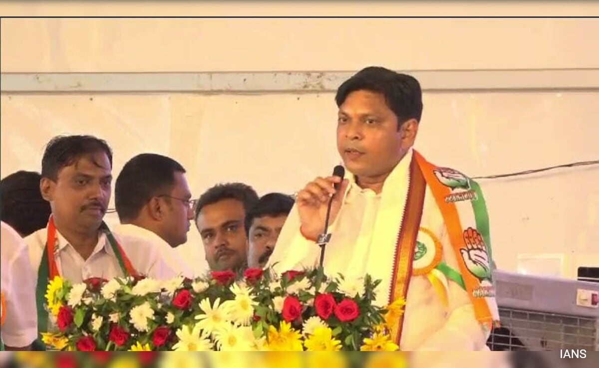 Blow To Bjp As Senior Vidarbha Leader Gopaldas Agarwal Returns To Congress