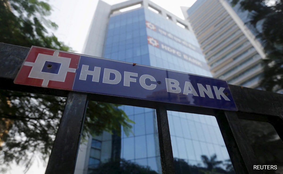 Axis, Hdfc Banks Fined 2.91 Crore For Deficiencies In Regulatory Compliance