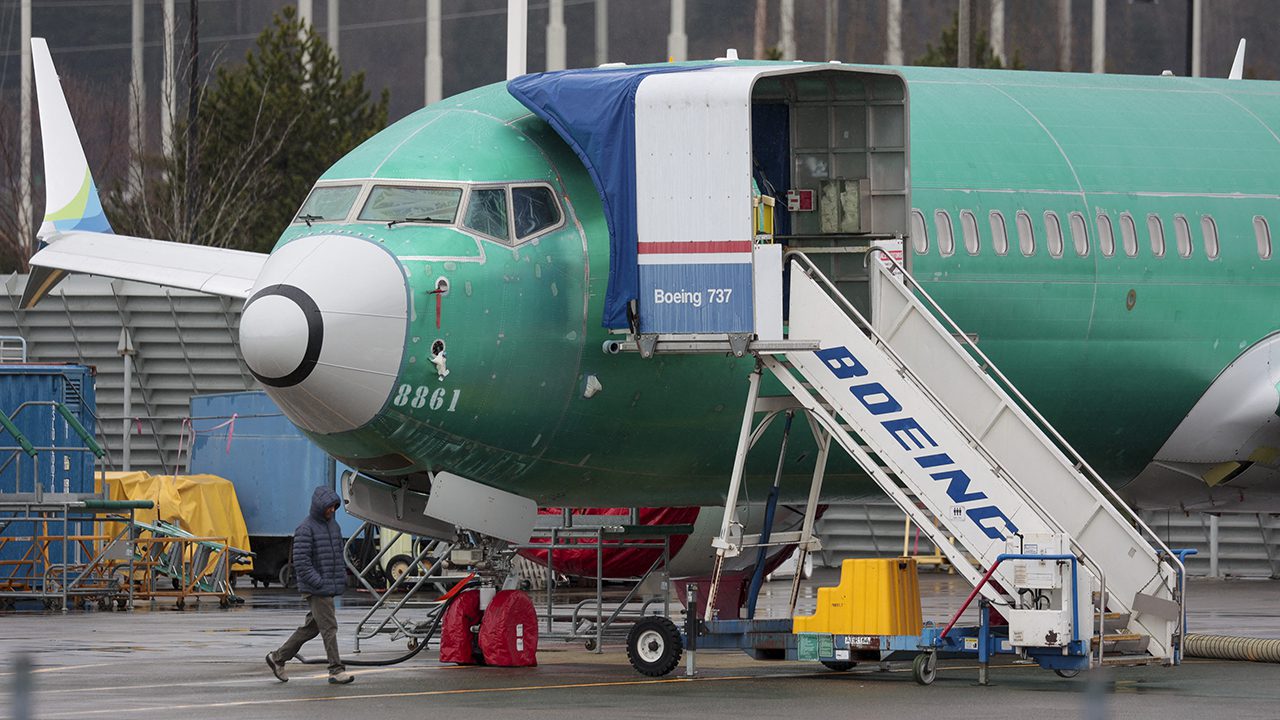 Boeing's Cfo Says Business 'in Difficult Position': Read Memo To Employees