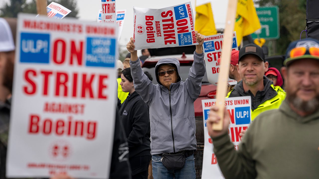 Boeing Strike Costs Set To Soar If Labor Dispute Drags On