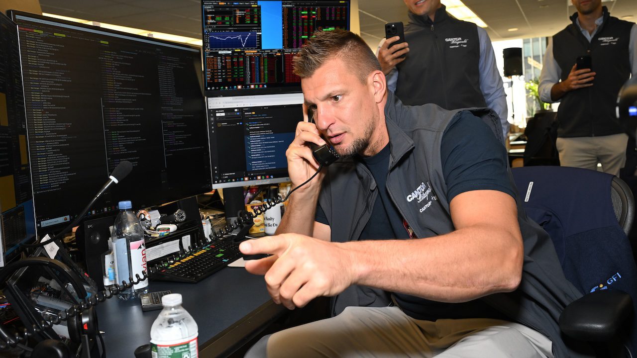 Rob Gronkowski Hopes To 'bring The Stock Market Back' Amid Election Anxiety Crashes