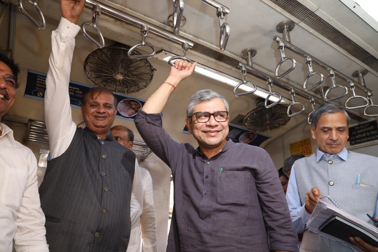 Railway Minister Travels By Local Train In Mumbai, Chats With Commuters
