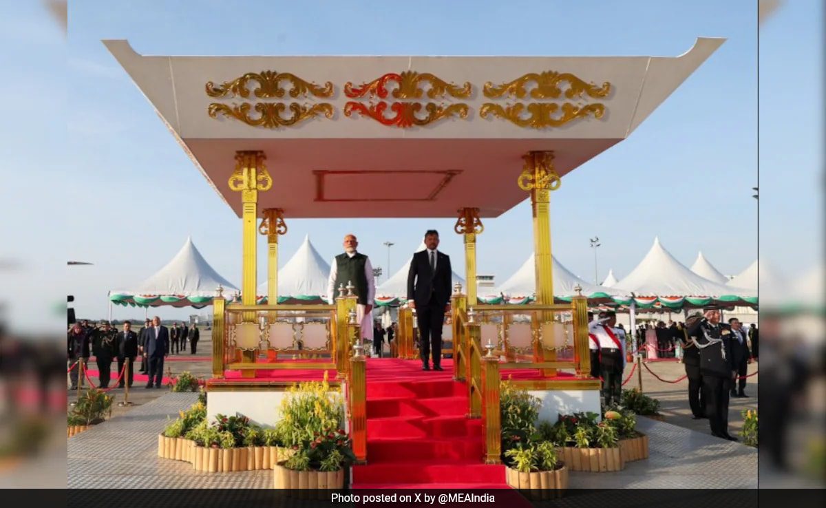 Pm Modi Arrives In Brunei On Historic 2 Day Visit. Here's What Is Planned