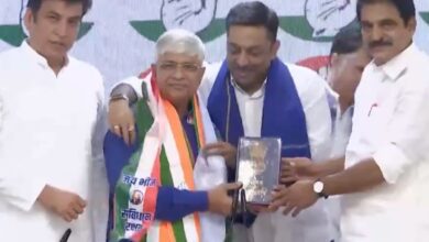 Aap Mla Rajendra Pal Gautam Joins Congress, Praises Rahul Gandhi