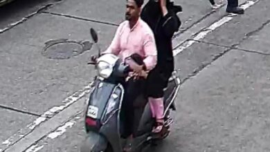 Couple Stop Near Salman Khan's Father, Ask "lawrence Bishnoi Ko Bheju?"