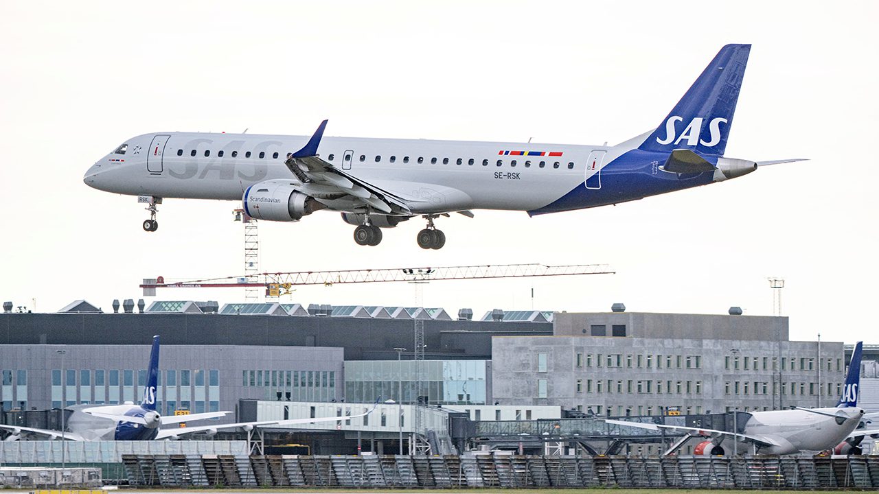 Scandinavian Airlines Flight Makes Emergency Landing After Mouse Jumps Out Of In Flight Meal