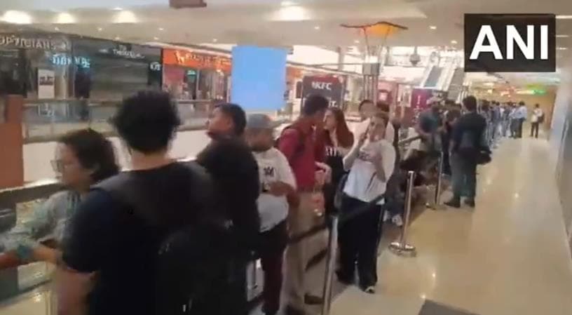 As Apple Iphone 16 Hits The Stores, Long Queues Seen In Delhi, Mumbai