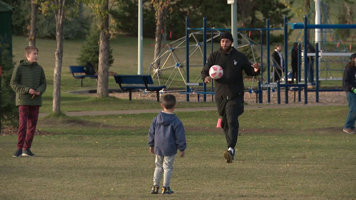 Elks Kicker Forges Special Bond Through Soccer With Group Of Edmonton Kids