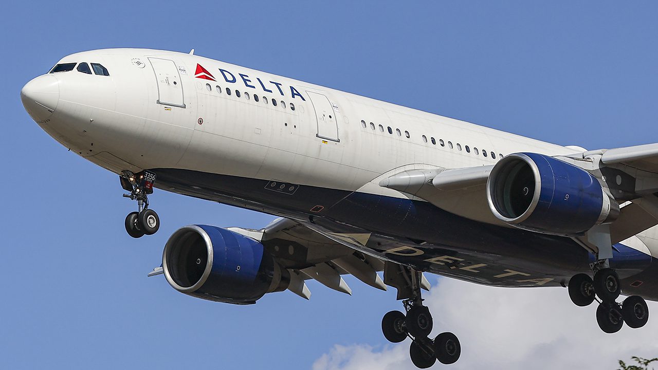 Delta Suspended Hot Meal Service On Detroit Flights Over 'food Safety Issue'