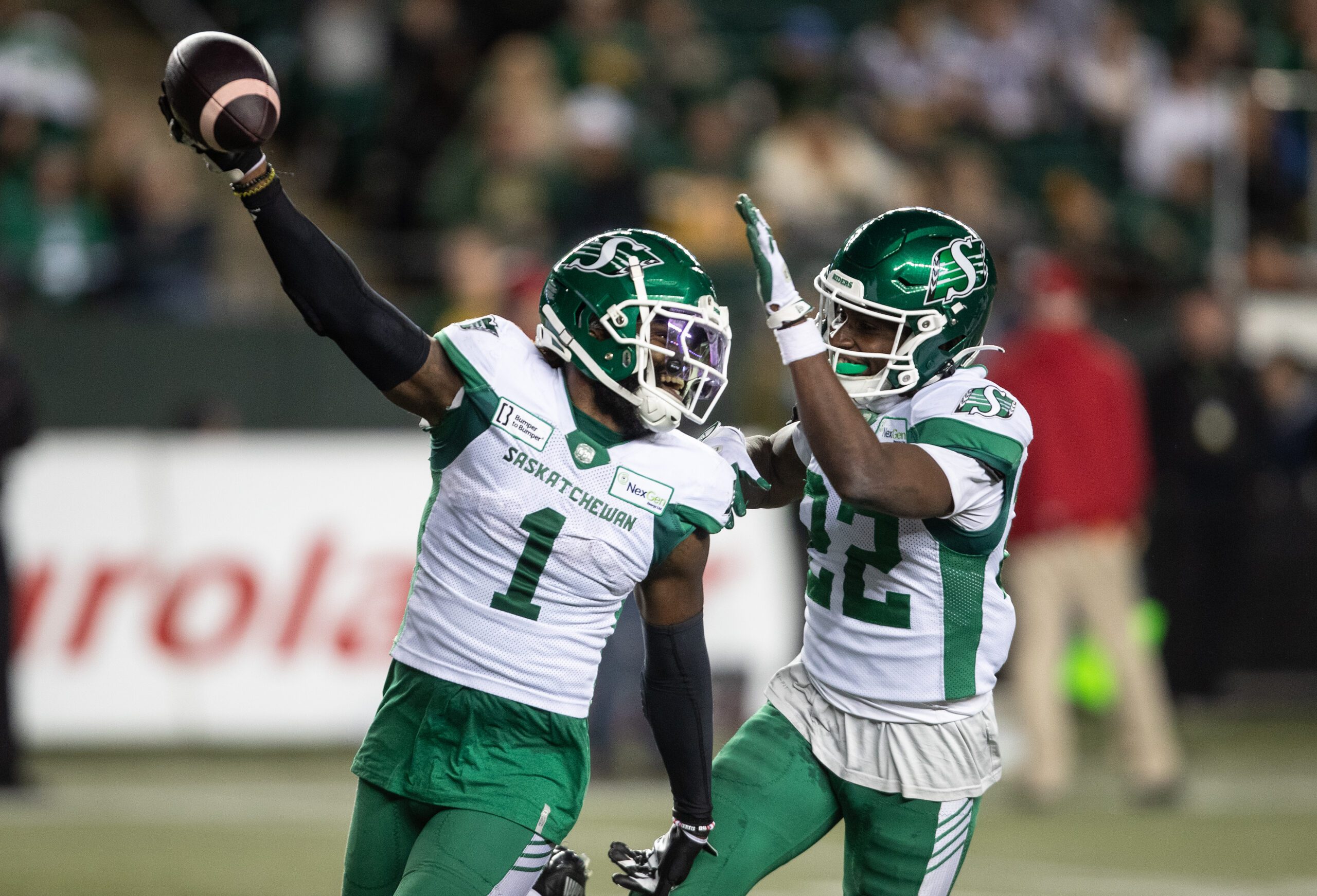 Roughriders Edge Elks 28 24, Clinch Playoff Berth