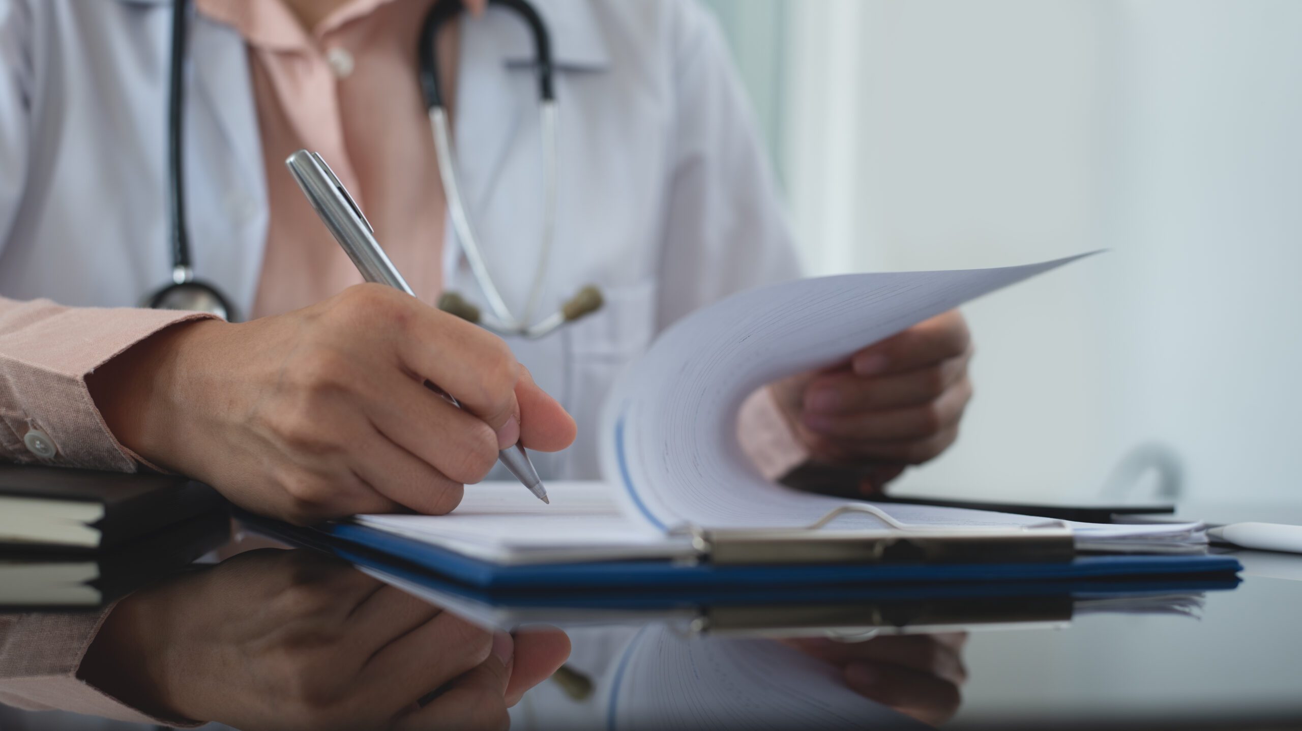 Time To Scrap Sick Notes? Canadian Doctors Say To Get Rid Of Them