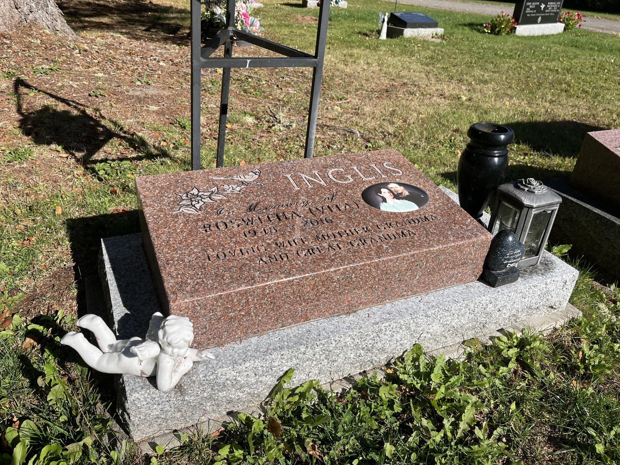 N.b. Man ‘deeply Hurt’ After Thieves Steal Handmade Bench Built To Sit By Wife’s Grave