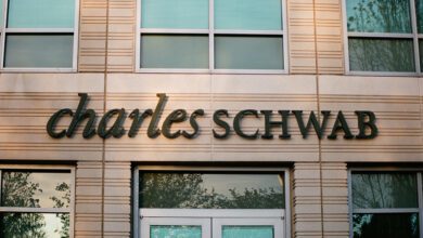 Charles Schwab's Longtime Ceo To Retire