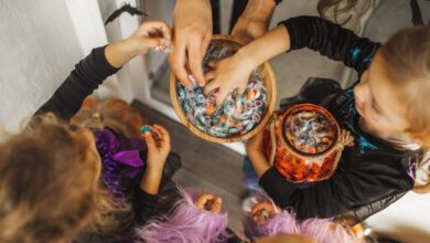 Canadians Split On Handing Out Halloween Candy This Year: Poll