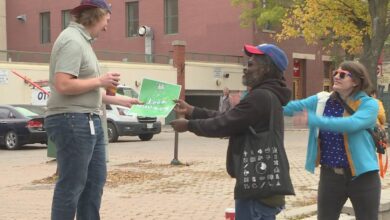 Winnipeggers Mark World Mental Health Day With Explosion Of Love Notes