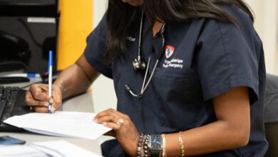 Quebec Wants To Make Doctors They Teach To Work In Public System To Start