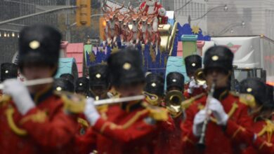 Inflation, High Costs Could Bring End To Toronto’s Famous Santa Claus Parade