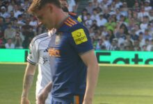 Harvey Barnes in a Newcastle United kit during a football match