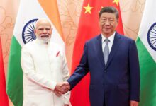 Indian Prime Minister Narendra Modi and Chinese President Xi Jinping shaking hands